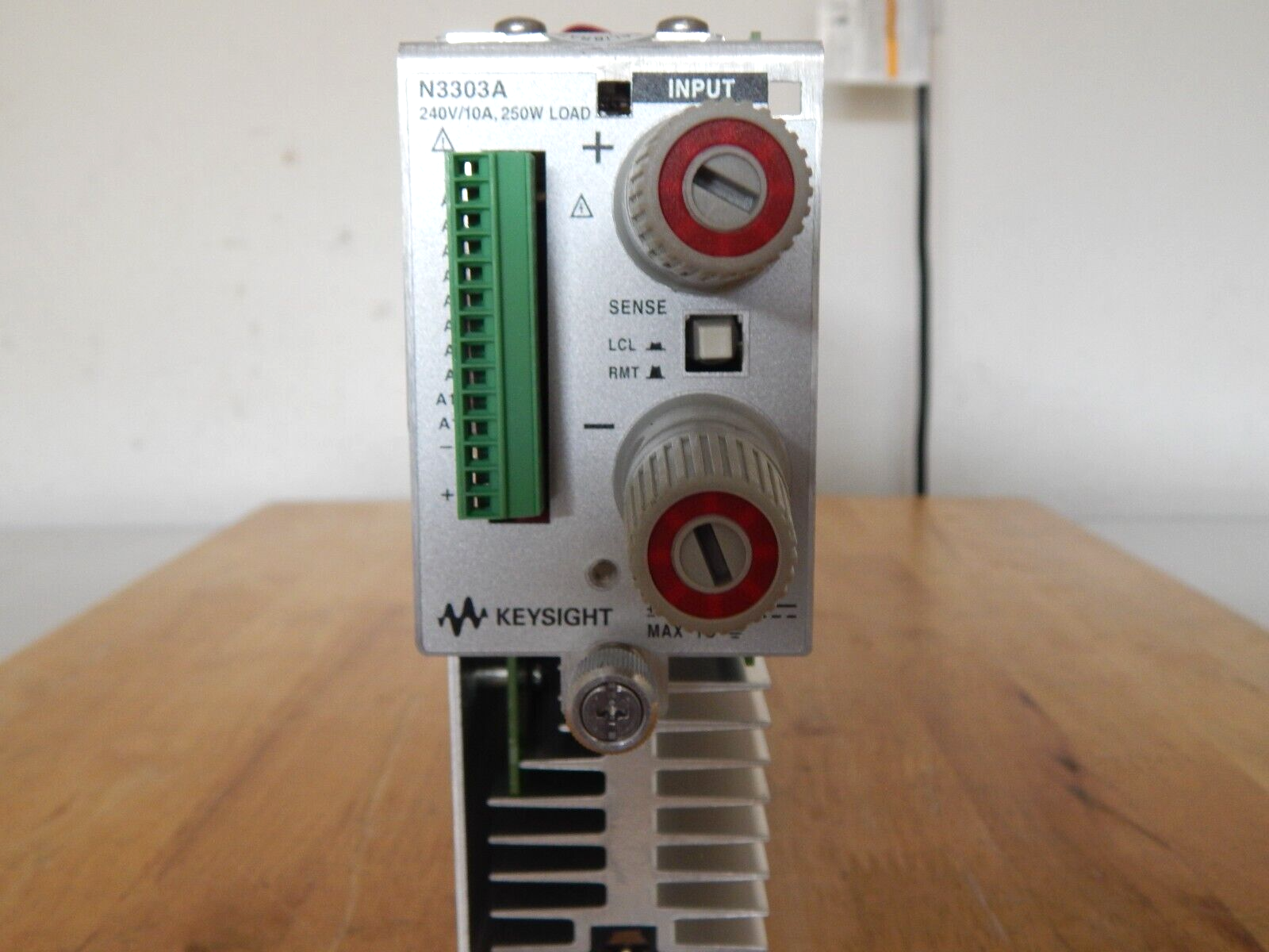 Keysight N3303A DC Electronic Load Module, 0 - 240V, 0-10A, 250W, **MFG Cal'd** Keysight N3303A DC Electronic Load Module, 0 - 240V, 0-10A, 250W, **MFG Cal'd**